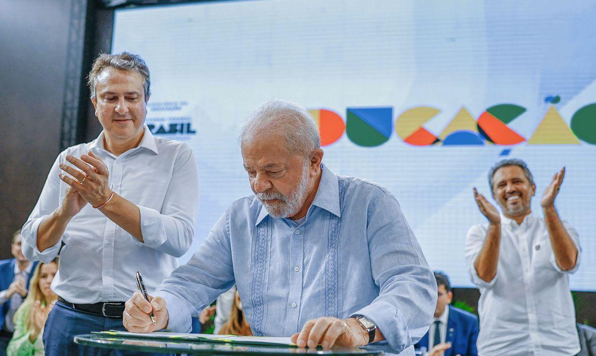 Lula diz que base de apoio no Congresso será testada a cada votação 