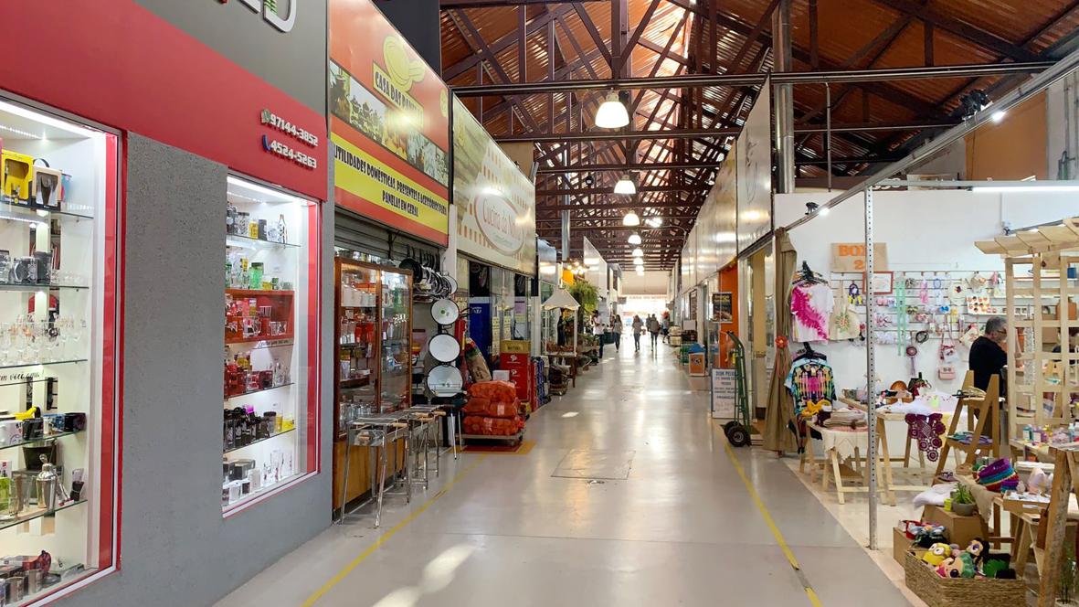 Mercado Municipal está com espaços livres para quem desejar empreender no local