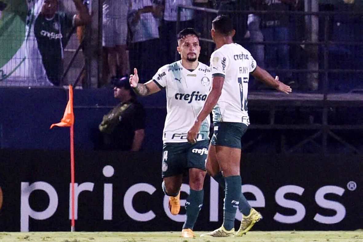 Palmeiras faz 3 a 0 no Cerro Porteño e fica perto das oitavas