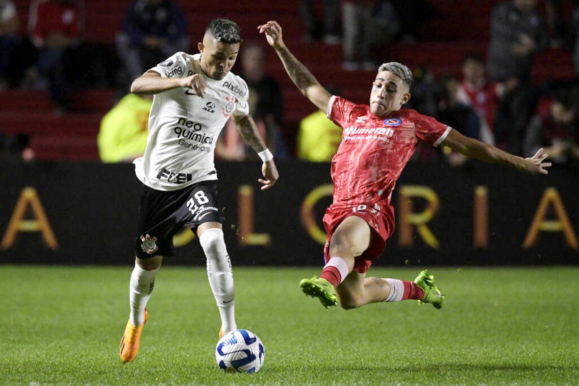 Pelo Grupo E, Corinthians empata sem gols com o Argentinos Juniors