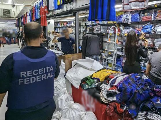 Receita Federal deflagra operação contra venda de produtos falsificados e contrabandeados no centro de São Paulo