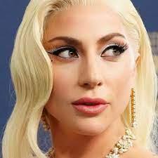 Lady Gaga explica sumiço e diz que estava introspectiva nas gravações de 'Coringa 2'
