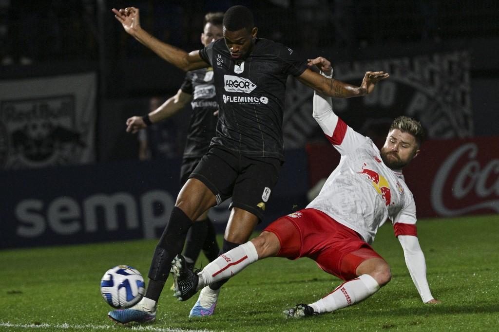 Red Bull Bragantino goleia Tacuary e avança às oitavas