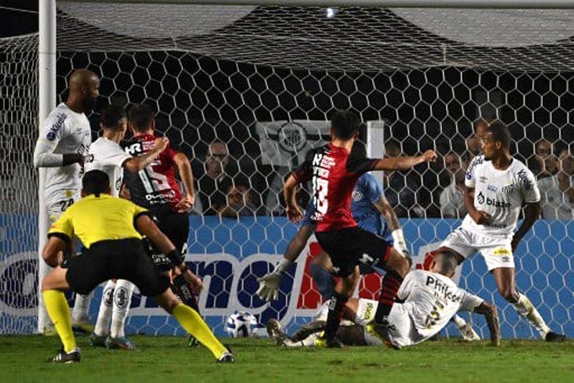 Santos perde para Newell's Old Boys na Vila Belmiro