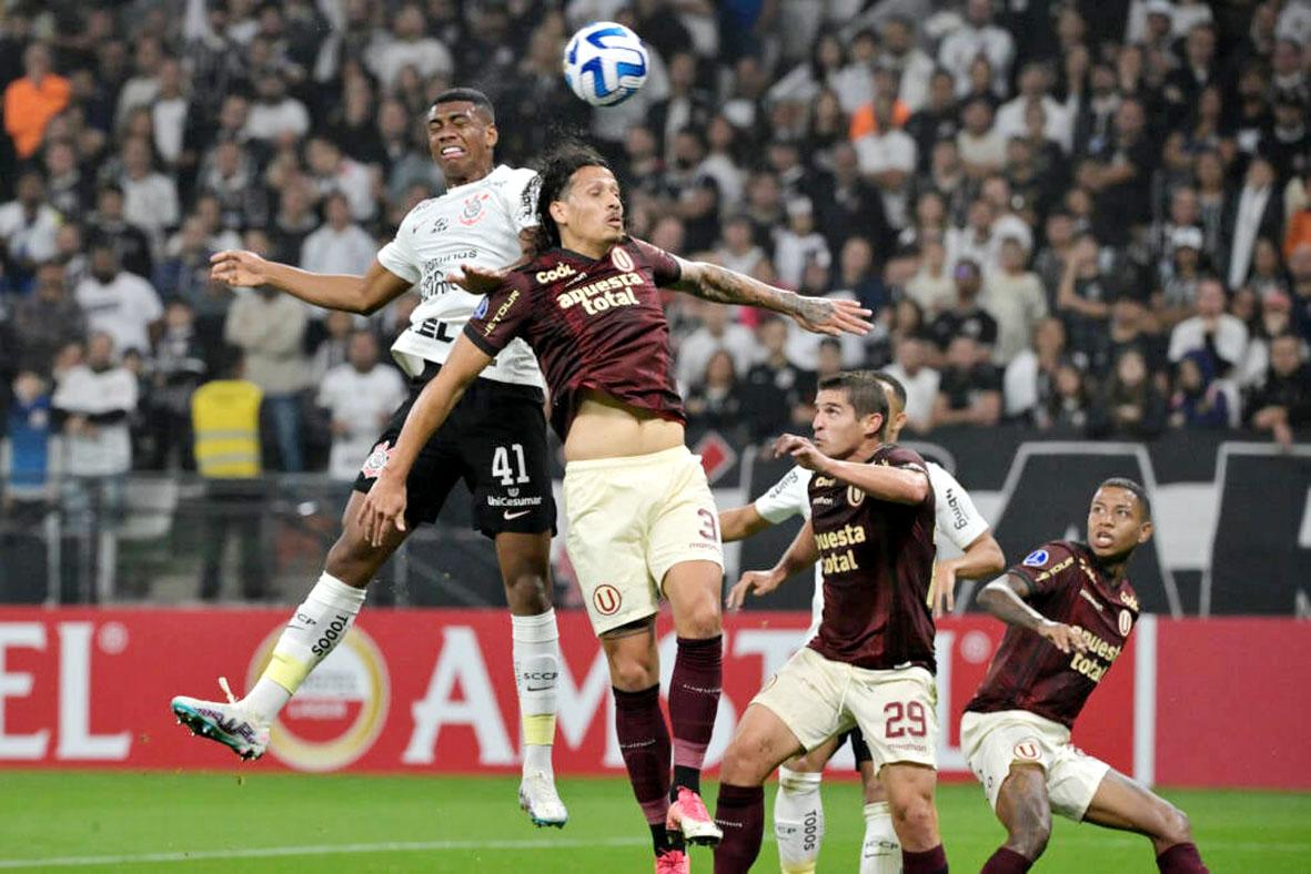 Corinthians vence Universitario-PER e abre vantagem no mata-mata