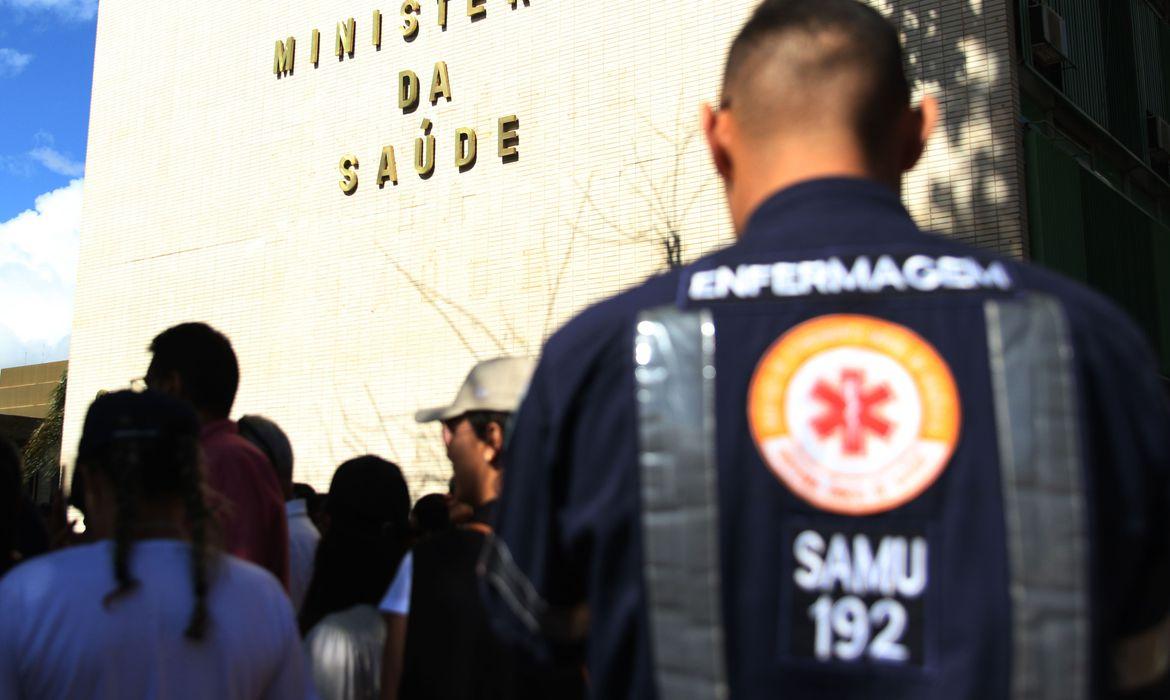 Ministério prevê pagamento do piso da enfermagem a partir de agosto