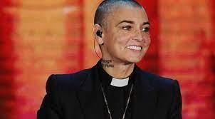 Morre a cantora Sinéad O'Connor, de 'Nothing Compares 2 U', aos 56 anos