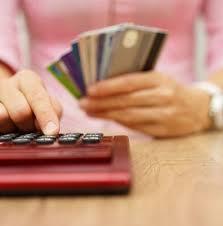 População usa cartão de crédito para ‘esticar’ a renda