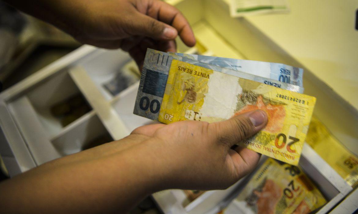 Brasileiros ainda não sacaram R$ 7,18 bi de valores a receber