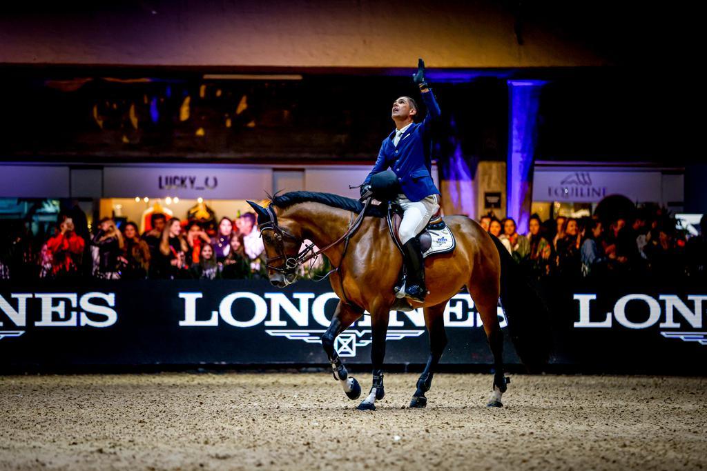 Doda Miranda vence GP no 33º Internacional Indoor na Sociedade Hípica Paulista e agora é tri