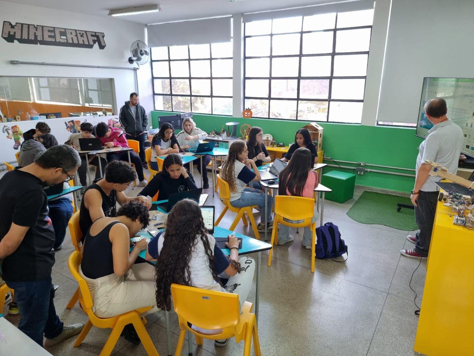 Itinerário técnico do Ensino Médio em 2024 será ofertado em 1.200 escolas