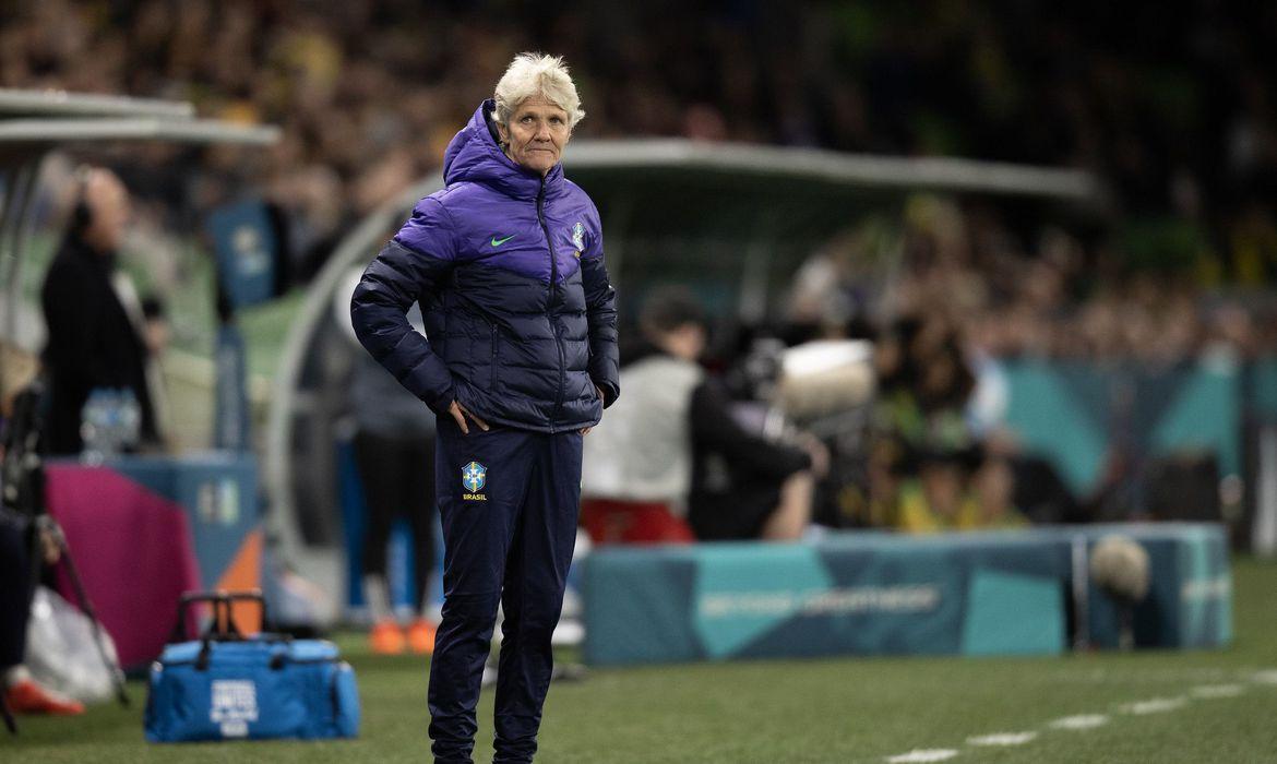 Sundhage atribui eliminação a jogo lento e demora nas substituições