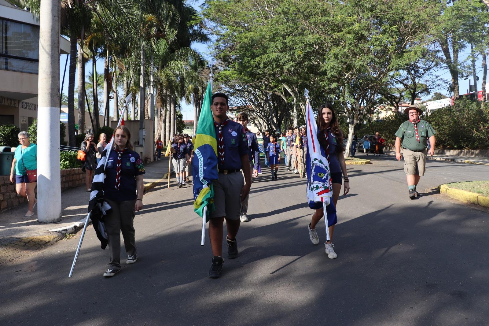 Morungaba: Caminhada Cívica reúne estudantes em comemoração ao Dia da Independência 