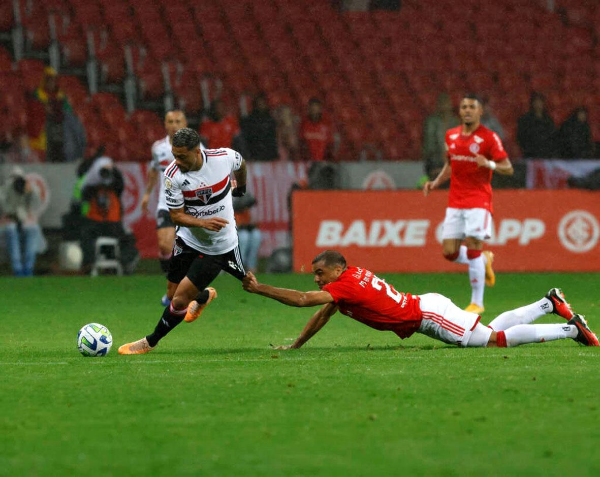 No Beira-Rio, São Paulo acaba derrotado pelo Internacional, de virada