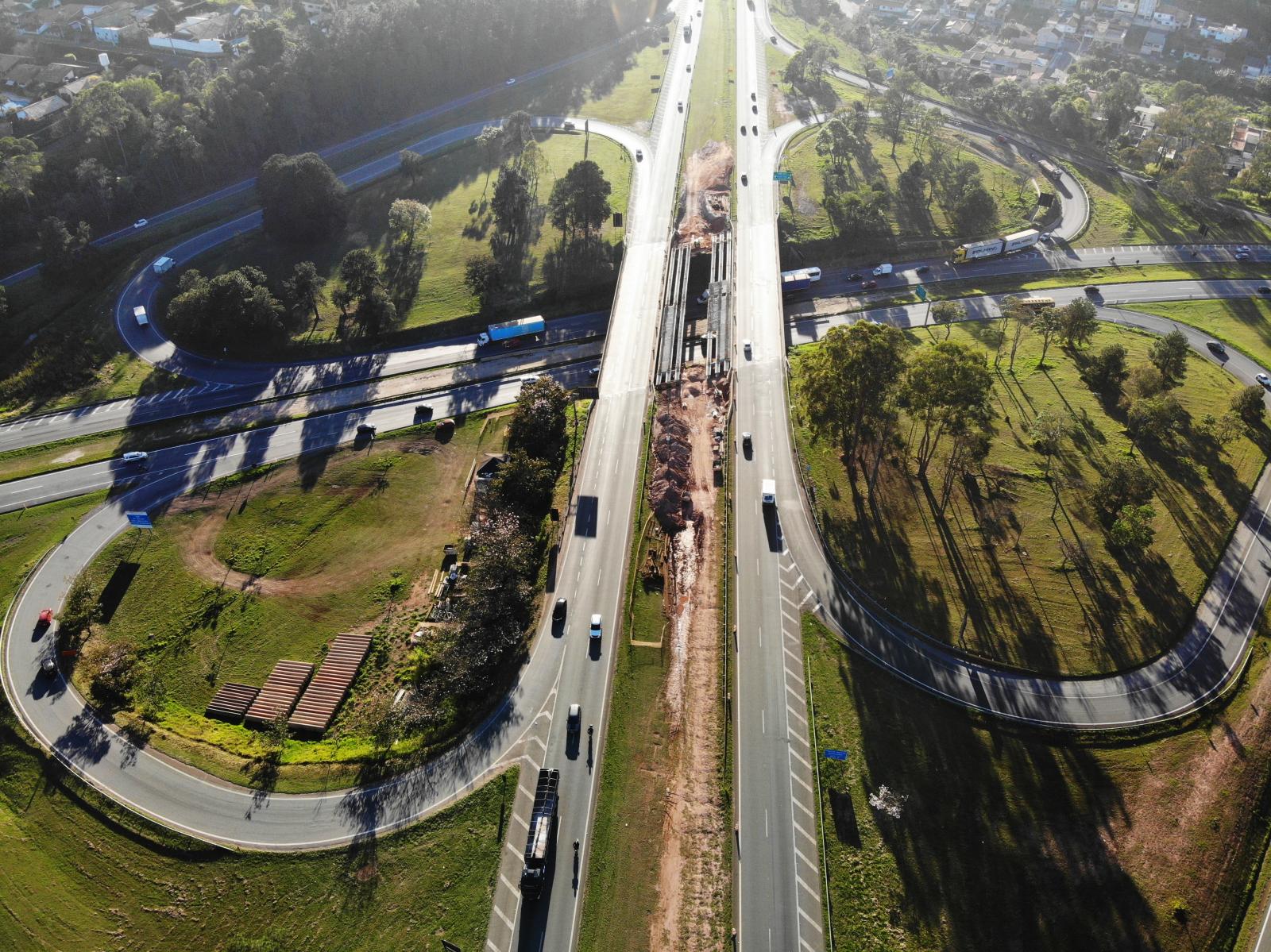 Obras da 3ª faixa da D. Pedro avançam em Atibaia e mudam trajeto do motorista, a partir desta terça (26/9)