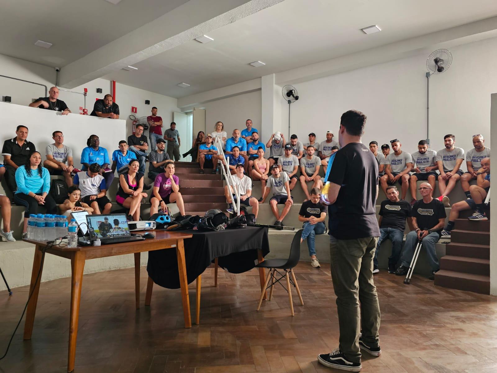 Palestras e práticas com campeões mundiais de Patinação e Hóquei são realizadas em Bragança Paulista