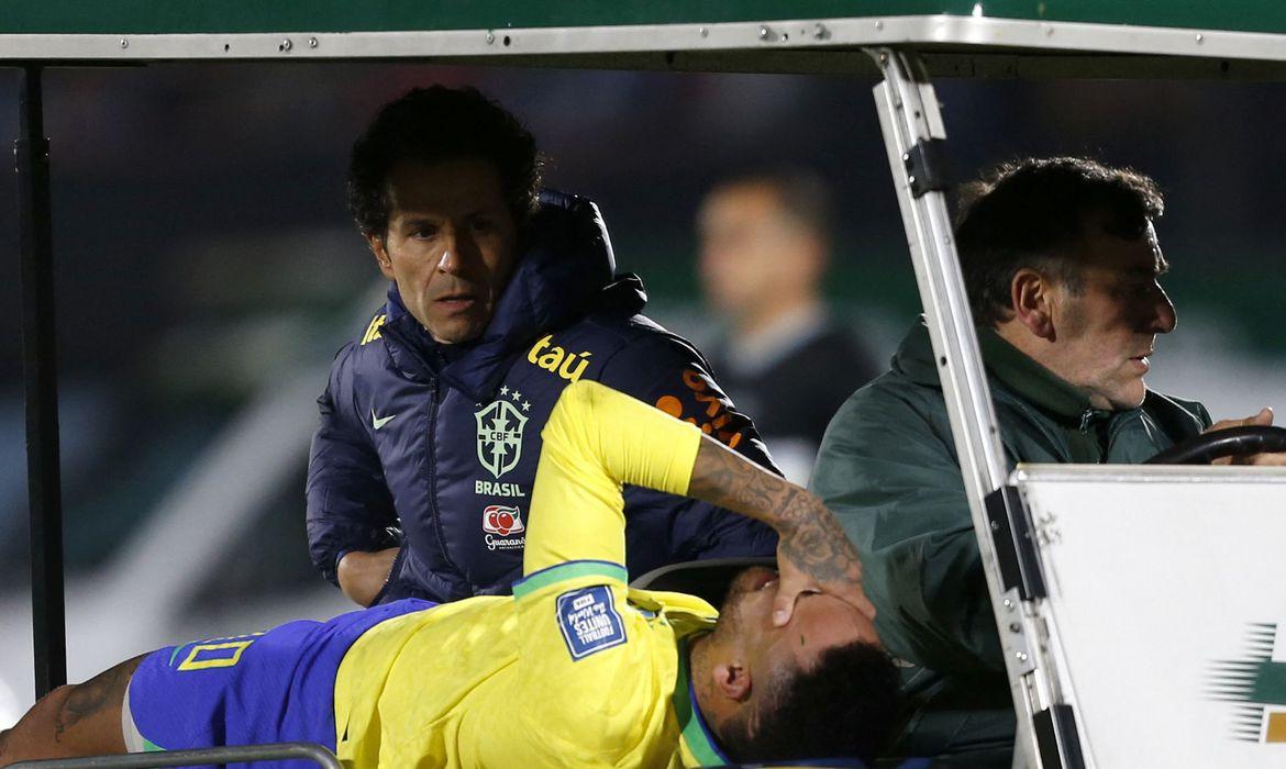 CBF confirma ruptura de ligamento cruzado anterior de joelho de Neymar