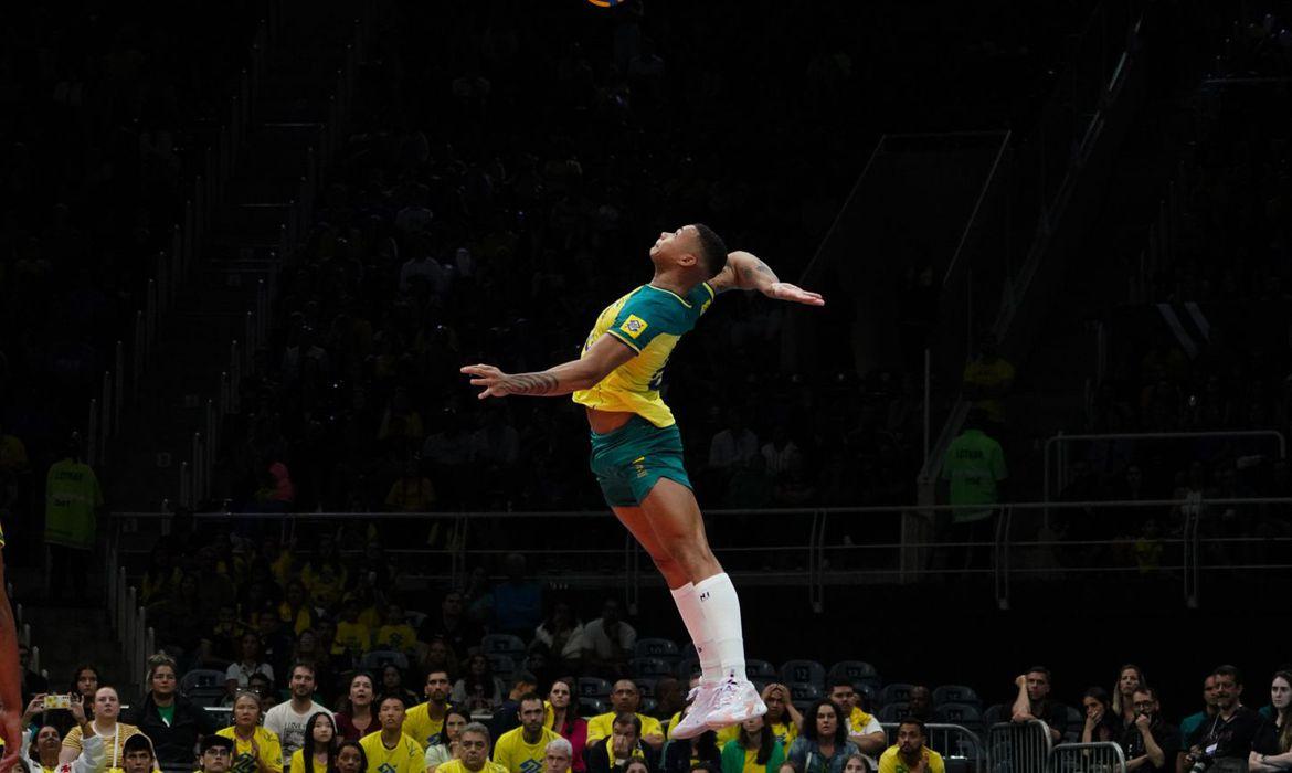 Com brilho de Darlan, Brasil supera República Tcheca por 3 sets a 2