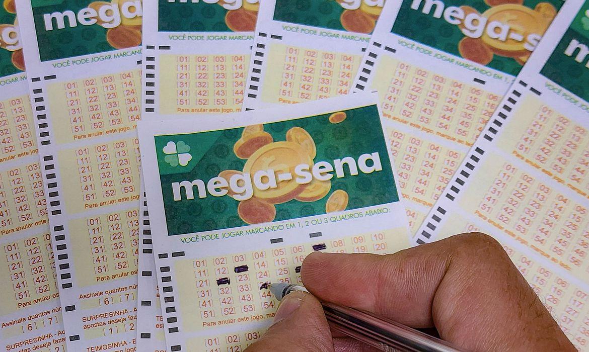 Mega-Sena acumula e próximo prêmio pode chegar a R$ 29 milhões