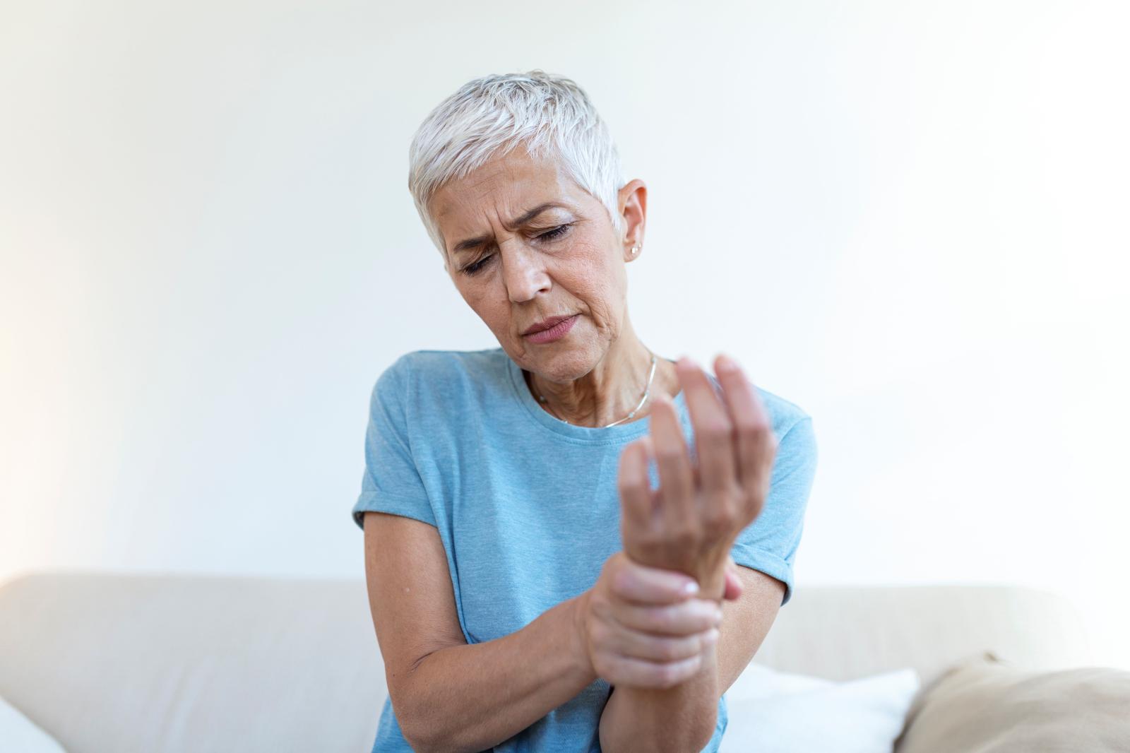 Silenciosa, a osteoporose causa fraturas graves