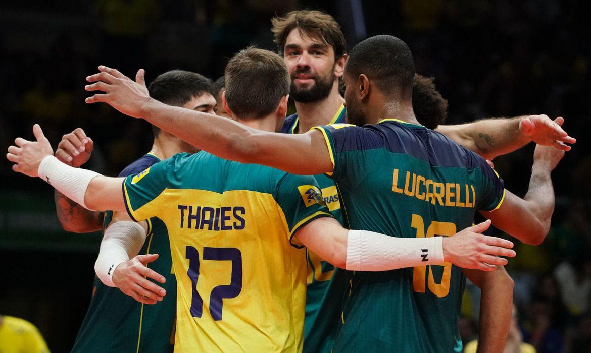 Vôlei: Brasil bate Cuba e mantém chances de classificação para Paris