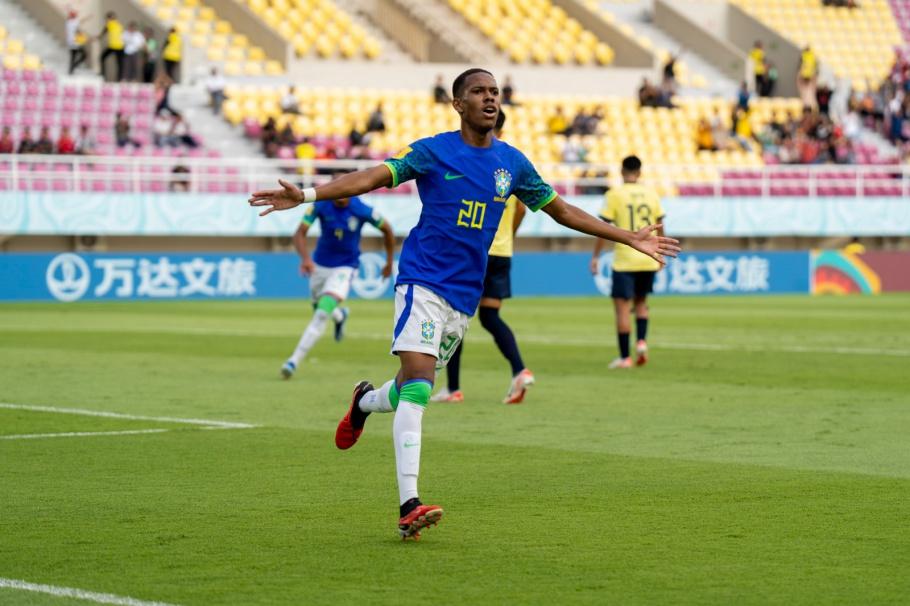 Brasil faz 3 a 1 no Equador e avança às quartas do Mundial Sub 17