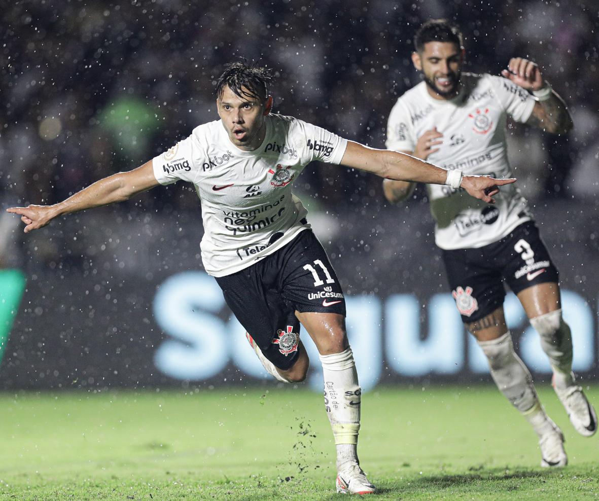  Corinthians vence de virada, respira e complica Vasco