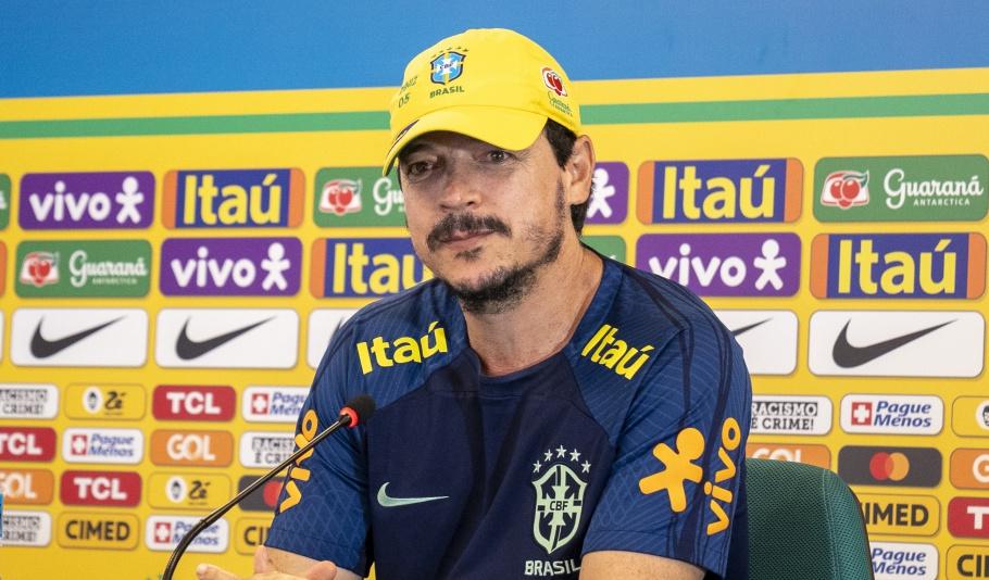 Eliminatórias: Diniz aposta em seleção renovada para voltar a vencer