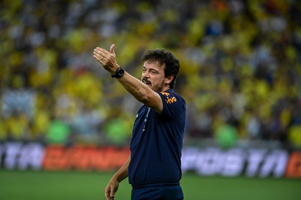 Fernando Diniz vê Brasil 'mais perto da vitória' e lamenta: 'Resultado bastante injusto'