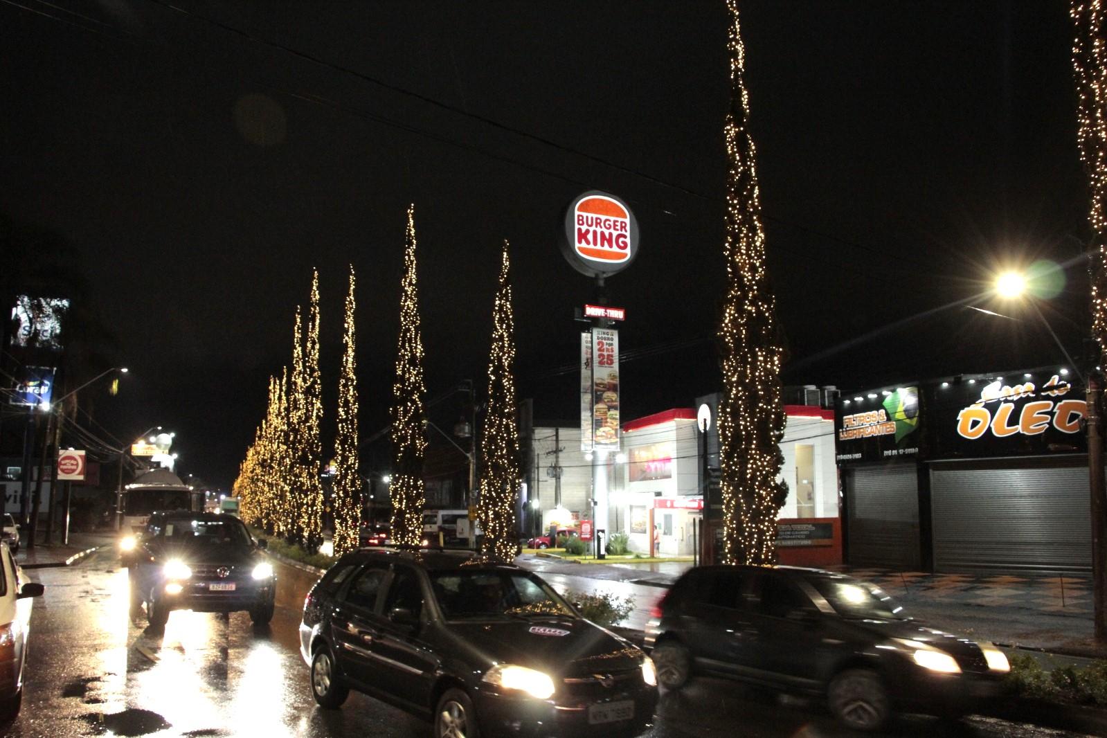 Itatiba: Caminho de luz na Castelo Branco abre Natal Iluminado 2023