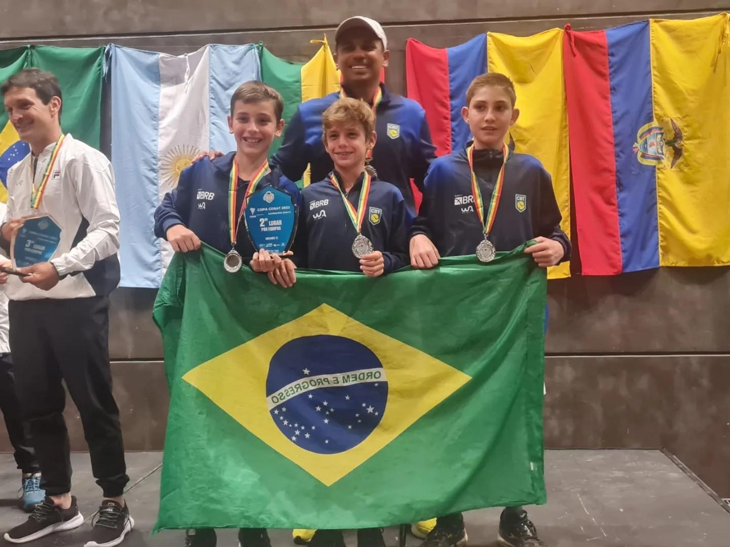 Itatibense Dante Monte é vice-campeão da Copa Cosat 12 anos com a seleção brasileira