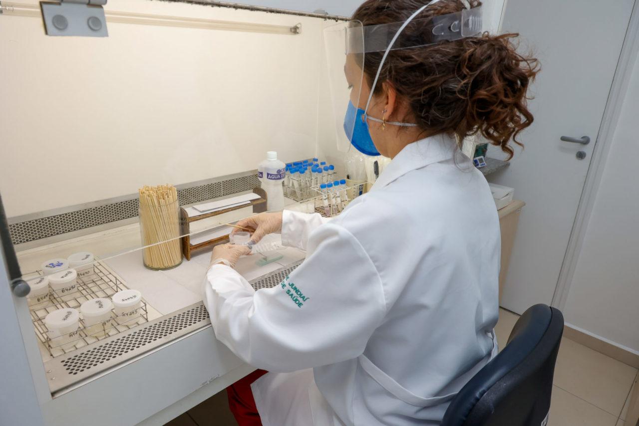 Jundiaí tem Laboratório de Microbiologia certificado pelo Instituto Adolfo Lutz