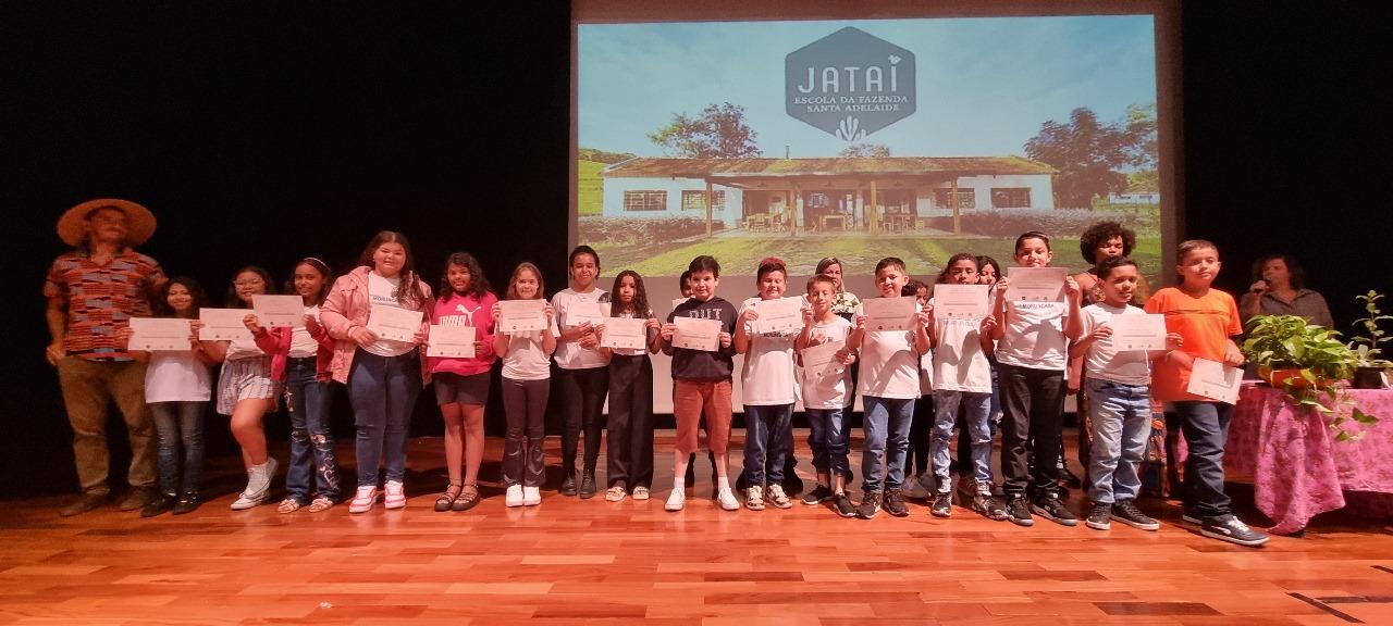 Morungaba: Evento de encerramento do ‘Estudo de Meio’ é realizado no Teatro Municipal