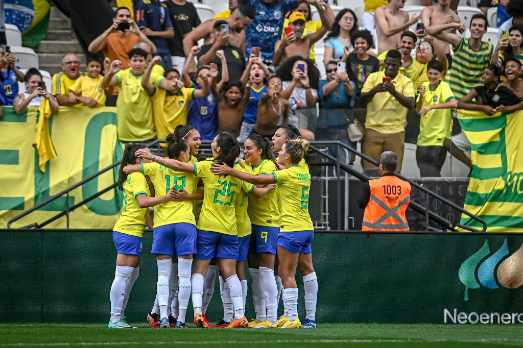 Amistoso: seleção feminina vira 2 vezes contra Japão e vence por 4 a 3