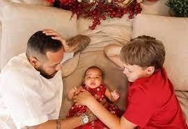 Neymar passa Natal com os filhos e posa ao lado Bruna Biancardi