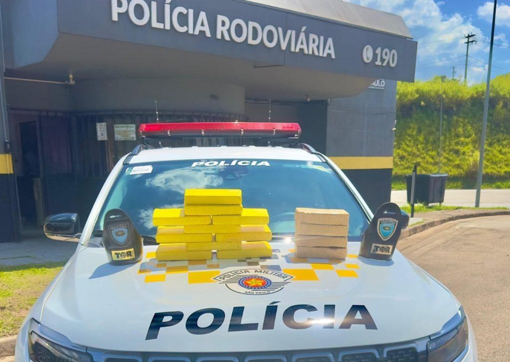 PM Rodoviária de SP encontra cocaína em ônibus e prende três por tráfico internacional