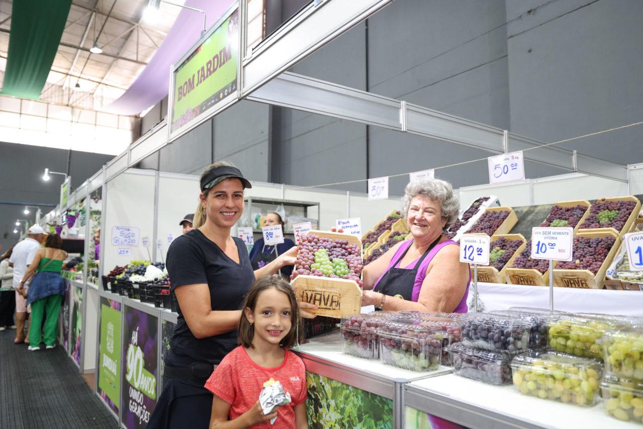 Diversão, tradição e solidariedade marcam o segundo domingo da 39ª Festa da Uva e 10ª Expo Vinhos