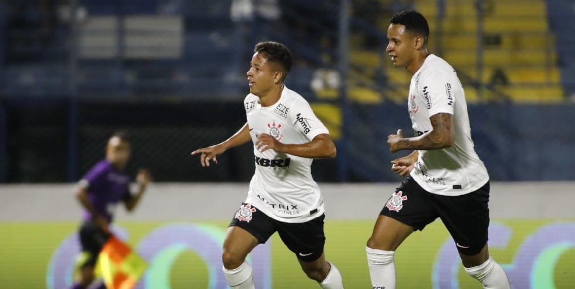 Maior campeão da competição, Corinthians faz 6 a 0 no Ji-Paraná na estreia