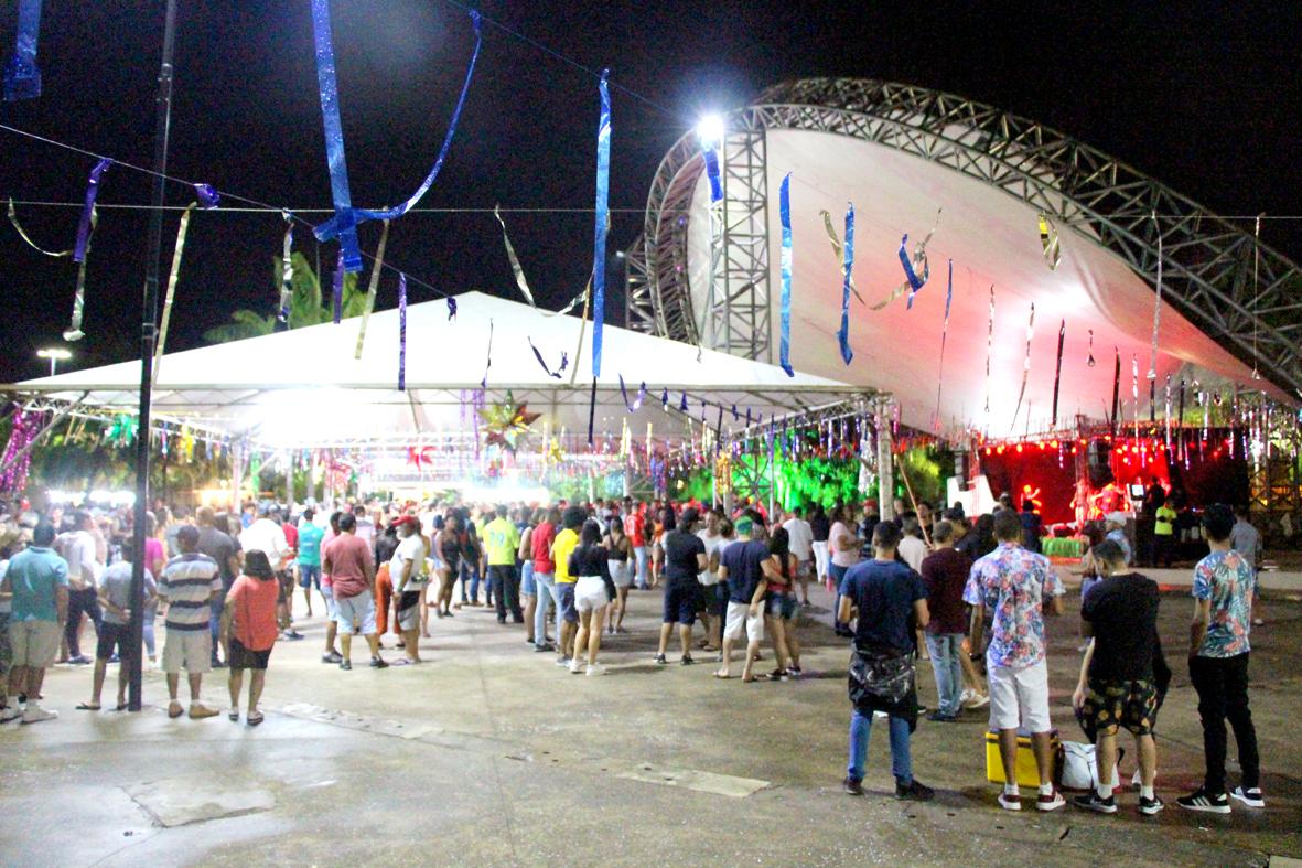 Matinês e noites de folia fazem parte da programação de Carnaval na Estância