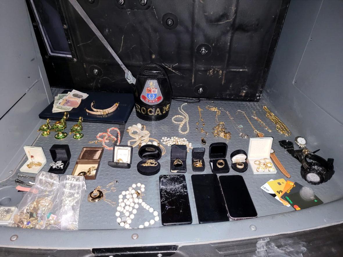 Quatro homens são presos por levar joias e objetos de valor em furto a residência em Itatiba