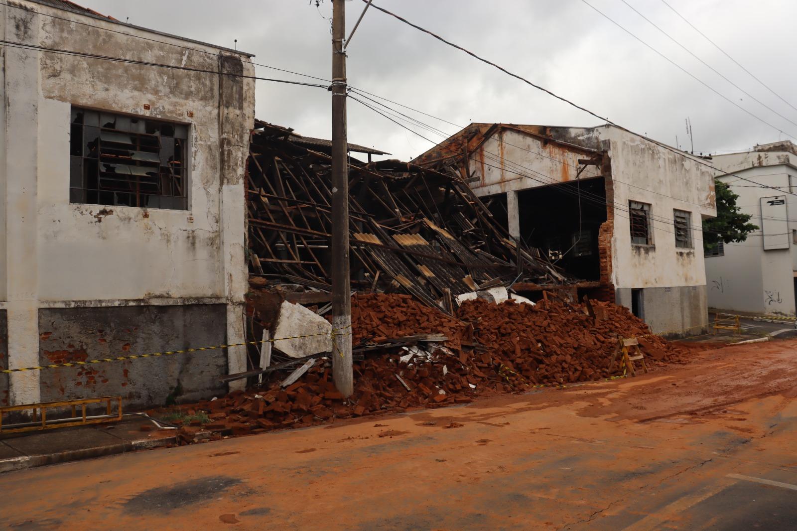 Temporal também causou estragos em Pedreira; há bloqueios nesta 5ª