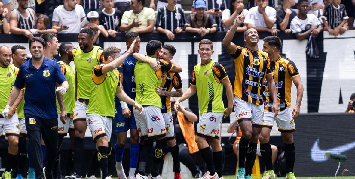  Jenison faz 3 e Novorizontino derrota Corinthians na Neo Química Arena