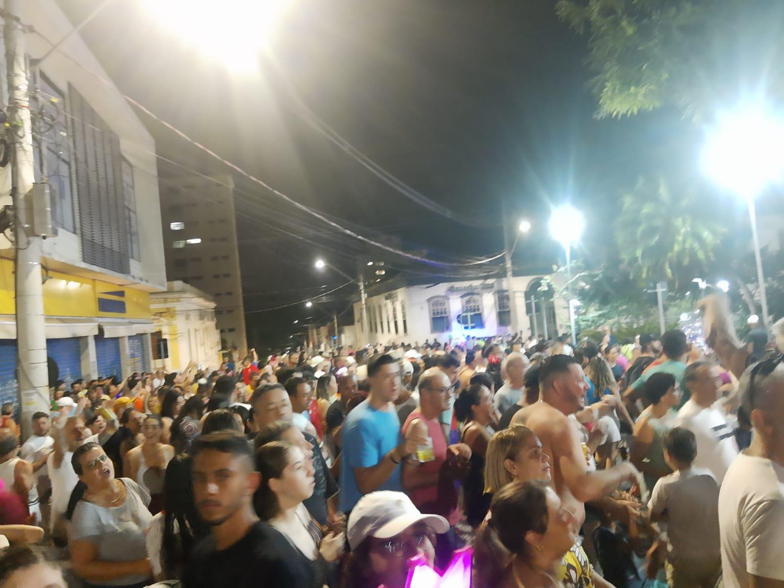 Segunda de Carnaval é marcada por bloco e show do Piracema
