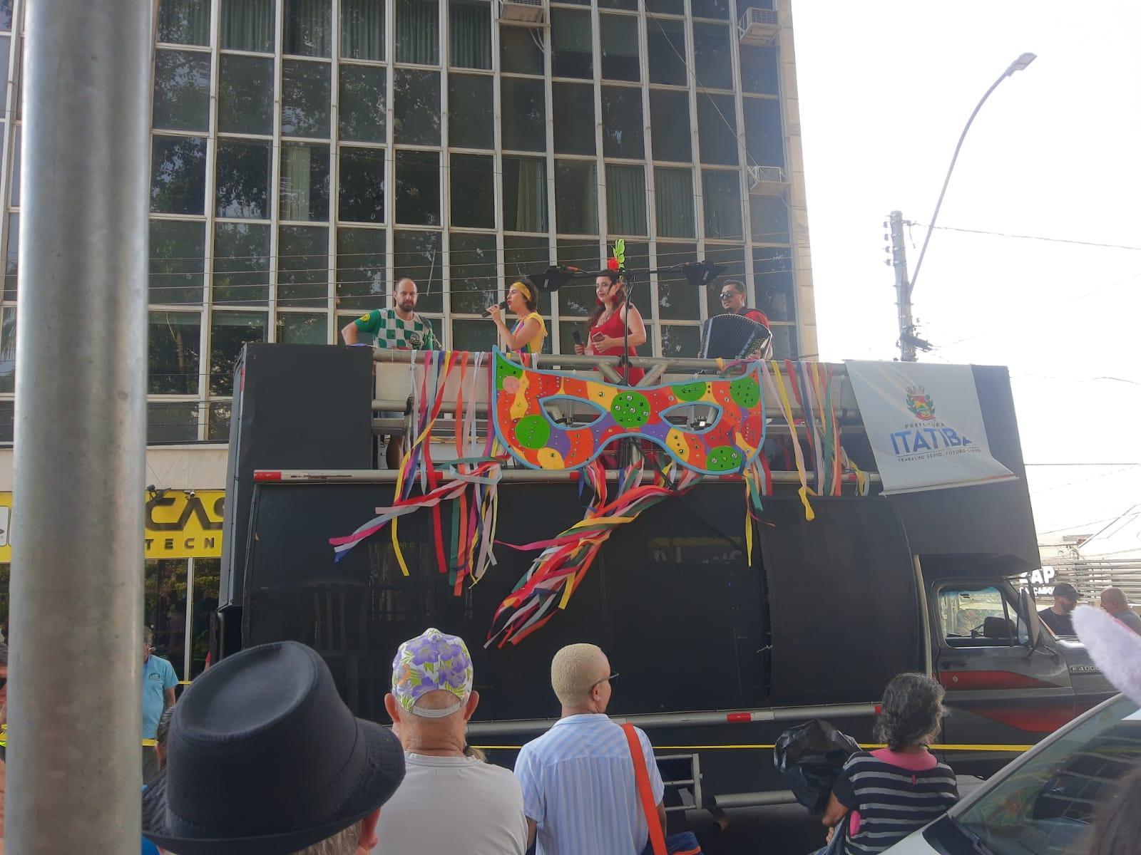 Segunda de Carnaval é marcada por bloco e show do Piracema