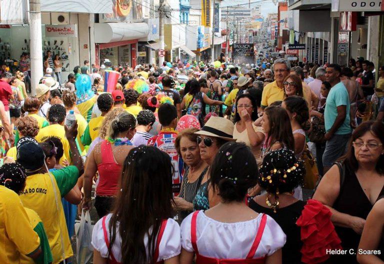 Carnaval: veja dicas para aproveitar a folia com saúde e receitas para manter a energia