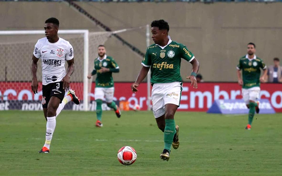  Com 9 em campo, Corinthians busca empate heroico com o Palmeiras