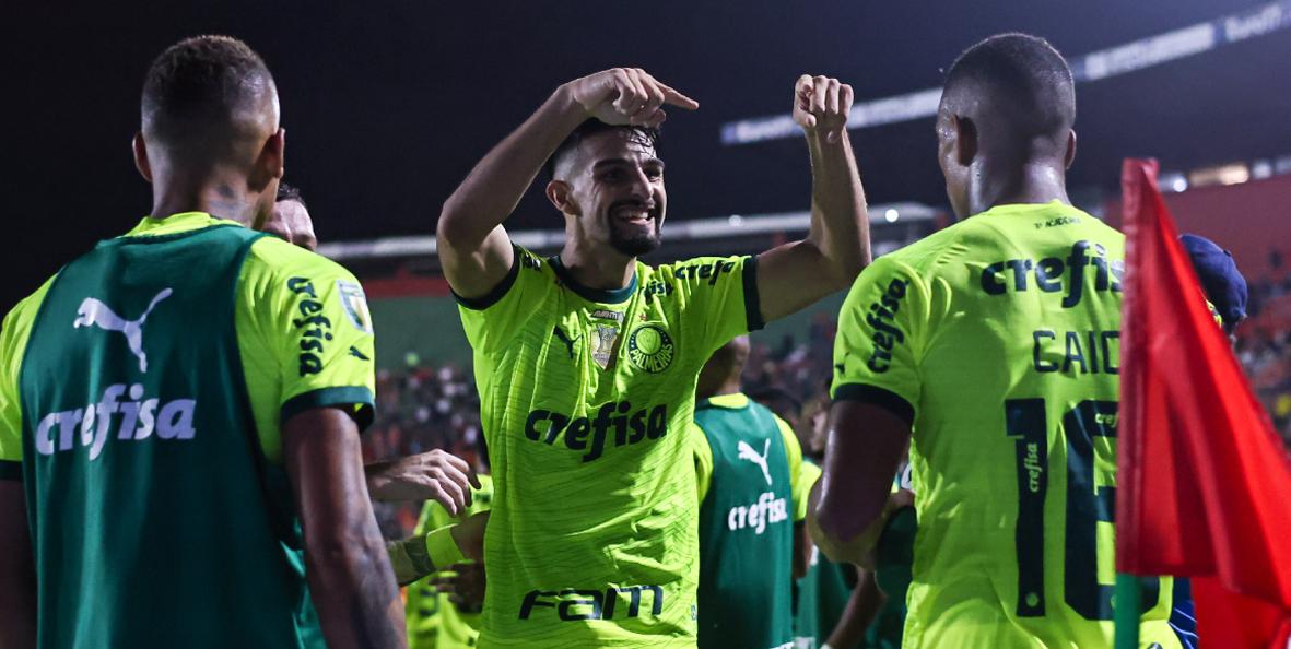  Palmeiras derrota a Portuguesa e assume a liderança na classificação geral