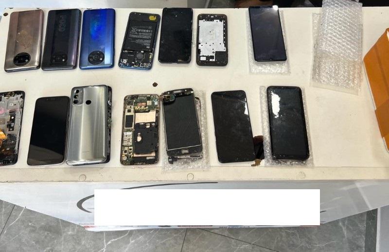 Polícia apreende mais de 600 celulares e peças usadas em operação no Guarujá