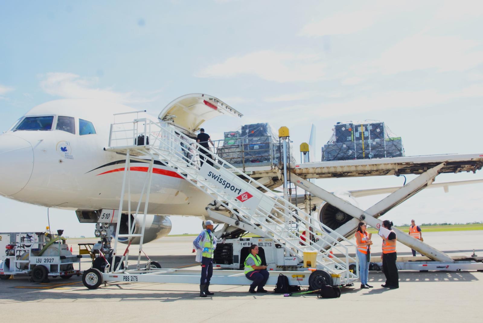 Aeroporto de Viracopos começa a receber equipamentos de bandas para apresentações no Lollapalooza 2024