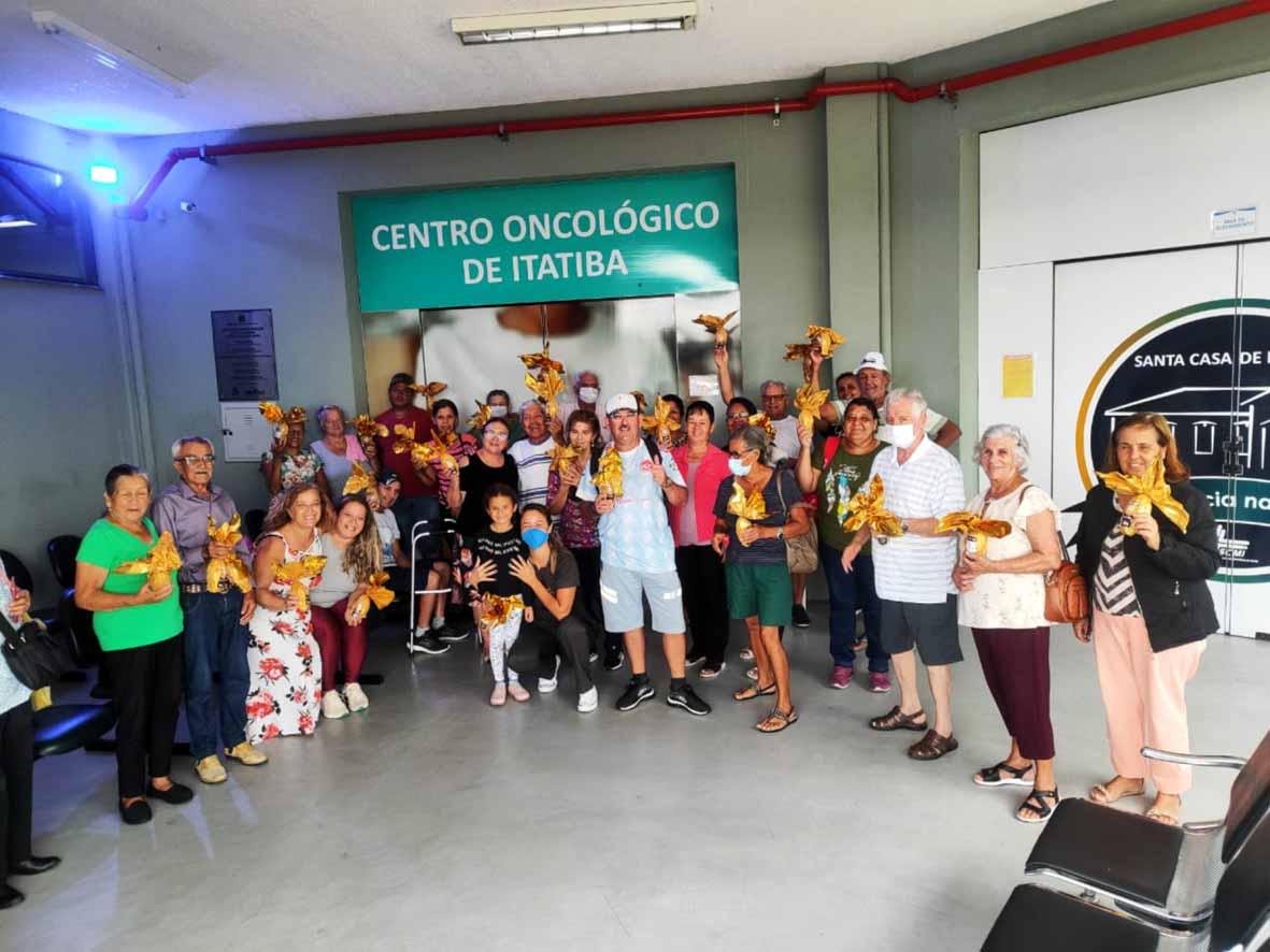 Covabra Supermercados doa ovos para pacientes do Centro Oncológico de Itatiba